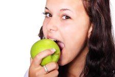 تفسير أكل التفاح في المنام