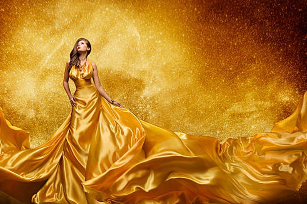تفسير رؤية الفستان الذهبي في المنام